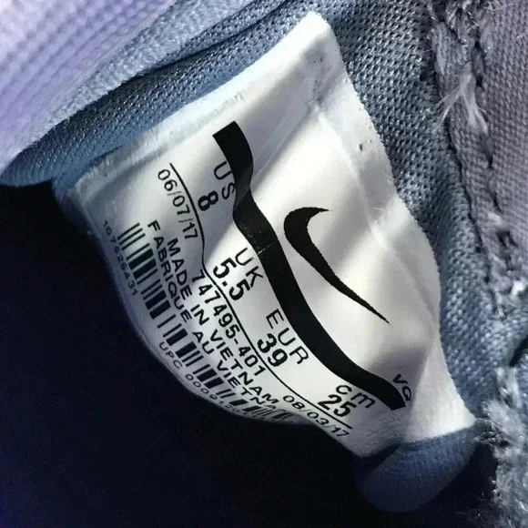 Nike sneakers - Picture 6 of 7